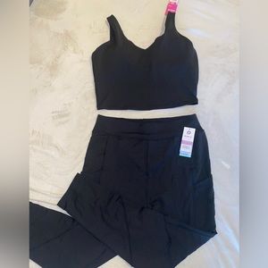 POP Fit Set of 2 Top and Leggings.